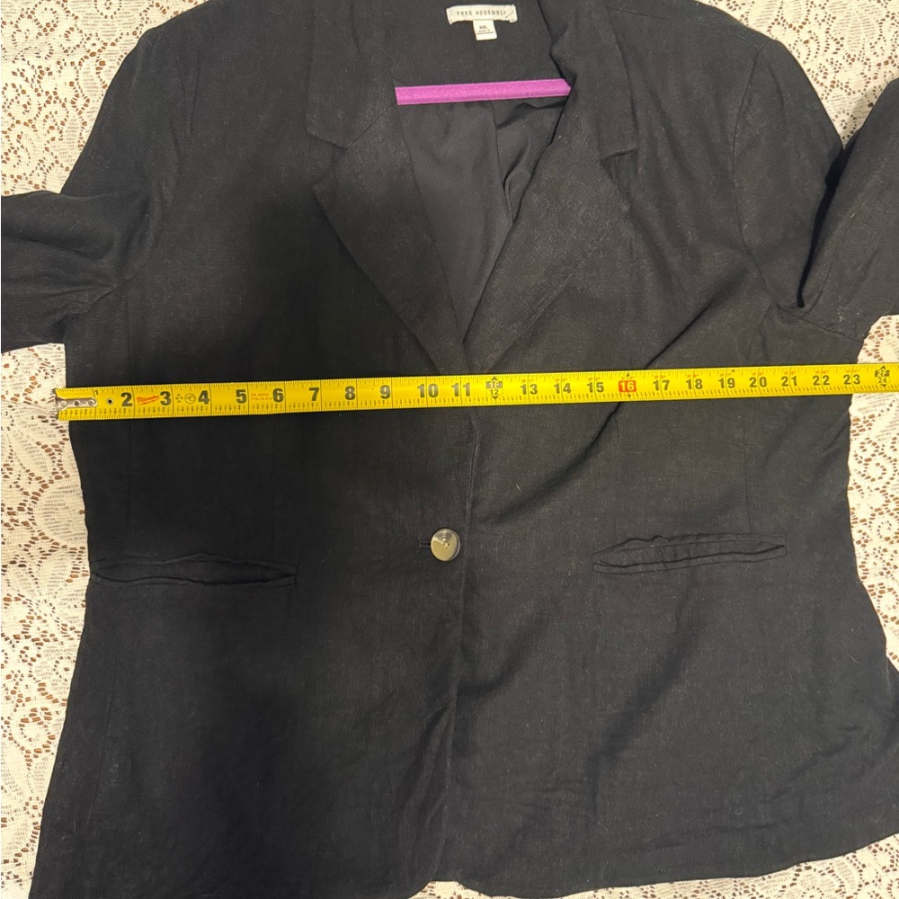 Linen blend plus size black blazer - Picture 3 of 8